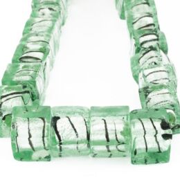 Szkło Weneckie Kostka Jasno Zielona z czarnymi liniami 10mm Sznur 40cm