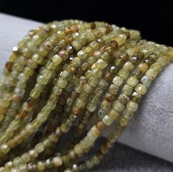 Granat Zielony Grossular Kostka 4,5 mm