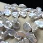 Perła Naturalna Srebrna Keshi 19x17x4 mm